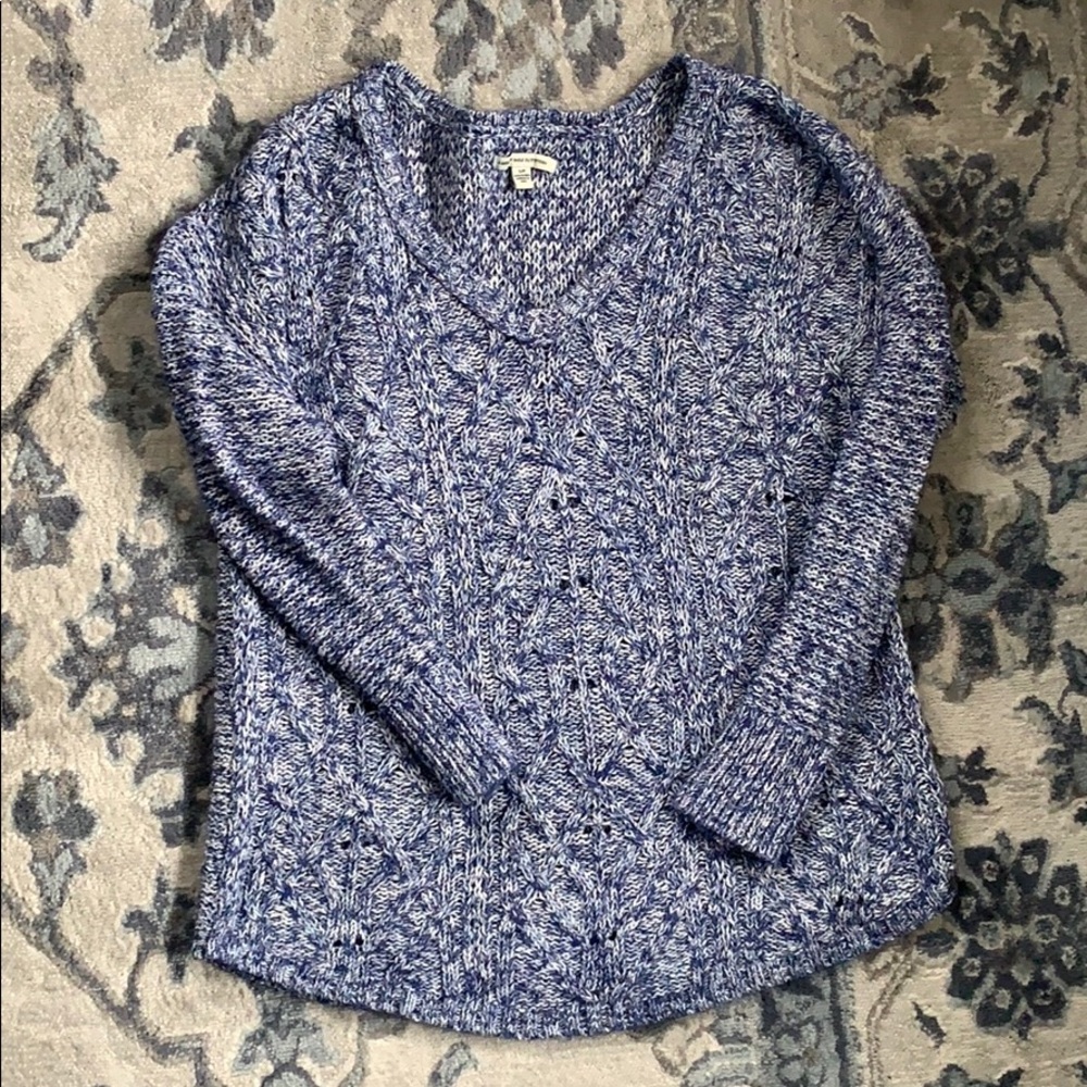 Barely worn American Eagle blue/white sweater